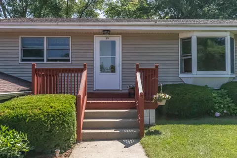 634 N Madison St, Perry, MI 48872 photo 2