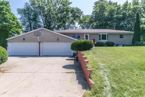 634 N Madison St, Perry, MI 48872 photo 1