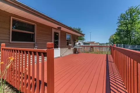 634 N Madison St, Perry, MI 48872 photo 6