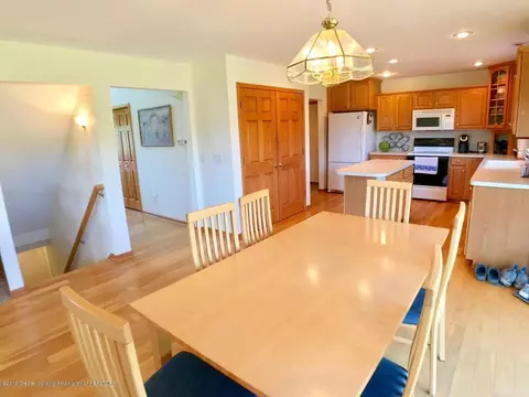 8450 W Howe Rd, Eagle, MI 48822 photo 10