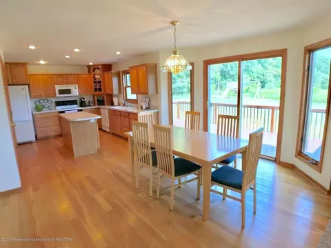 8450 W Howe Rd, Eagle, MI 48822 photo 9