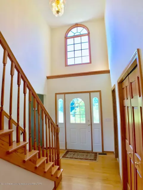 8450 W Howe Rd, Eagle, MI 48822 photo 3
