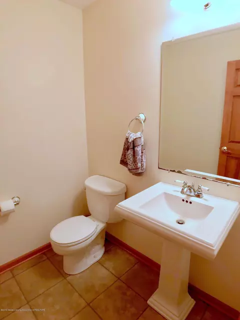 8450 W Howe Rd, Eagle, MI 48822 photo 14