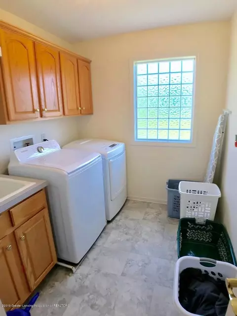 8450 W Howe Rd, Eagle, MI 48822 photo 24