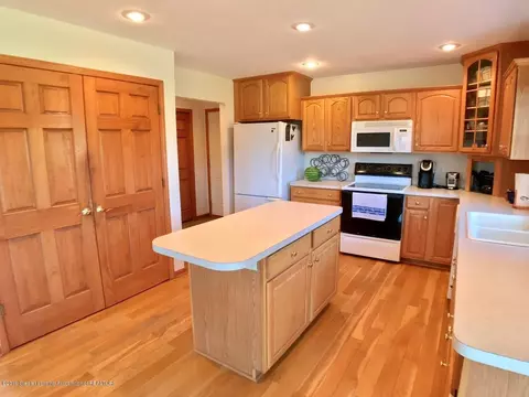 8450 W Howe Rd, Eagle, MI 48822 photo 11