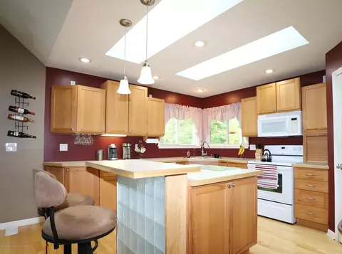 5452 E Dennis Rd, Webberville, MI 48892 photo 5