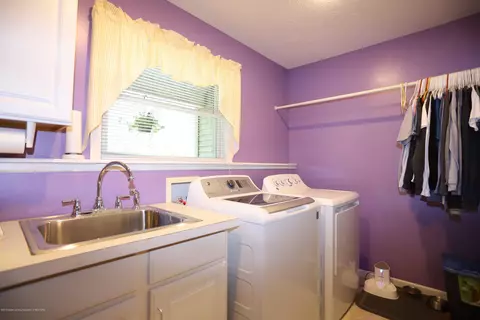 5452 E Dennis Rd, Webberville, MI 48892 photo 14