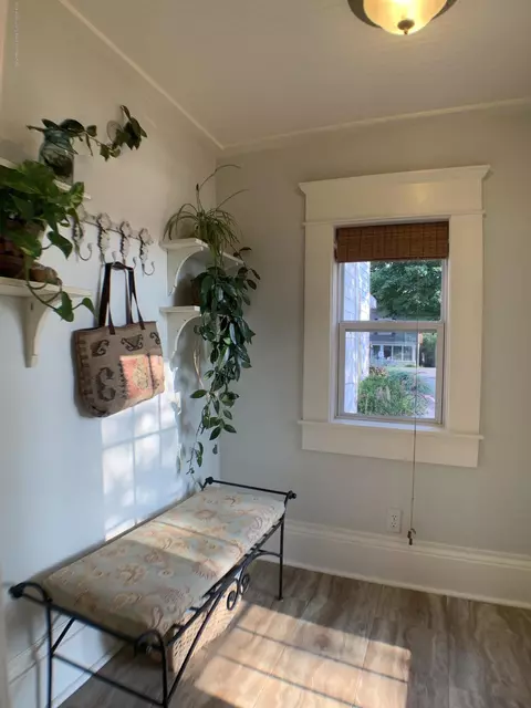 211 E Main St, Dewitt, MI 48820 photo 7