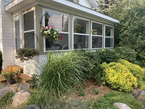 211 E Main St, Dewitt, MI 48820 photo 3