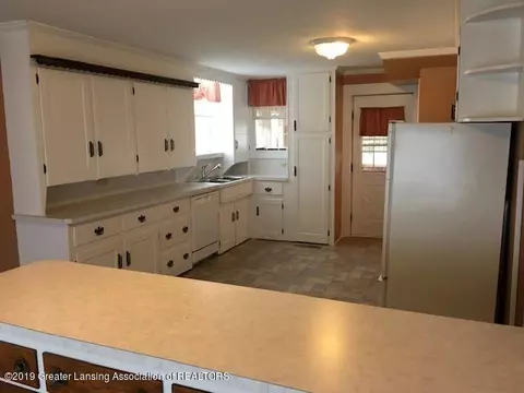 1852 E Taft Rd, Saint Johns, MI 48879 photo 4