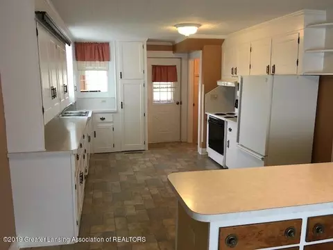1852 E Taft Rd, Saint Johns, MI 48879 photo 5