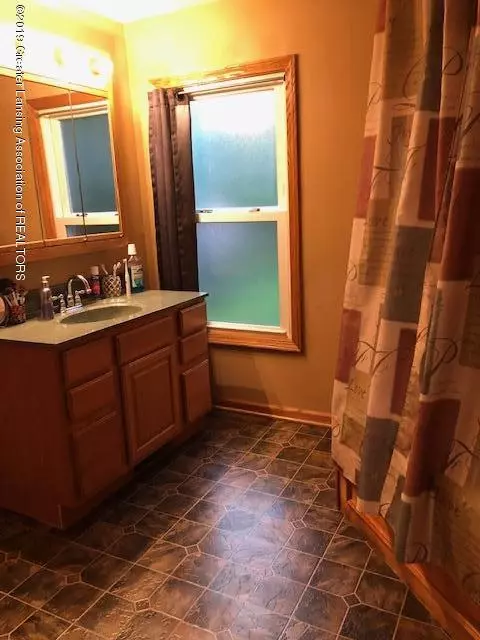13725 Main St, Bath, MI 48808 photo 9