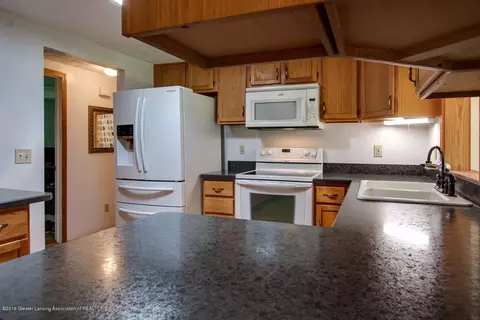 2172 Gilbert Rd, Lansing, MI 48911 photo 6