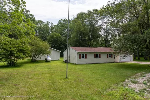 2172 Gilbert Rd, Lansing, MI 48911 photo 4