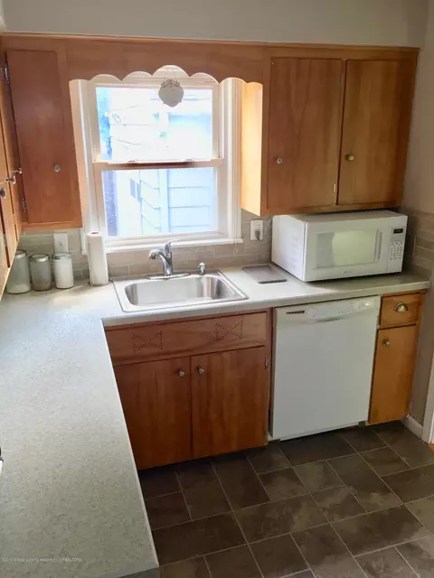 3413 Upton Rd, Lansing, MI 48917 photo 15