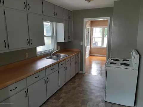 329 E Mason St, Lansing, MI 48910 photo 2