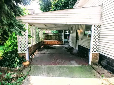 711 River St, Owosso, MI 48867 photo 3