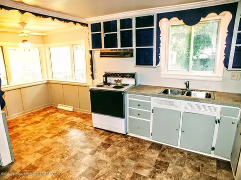 711 River St, Owosso, MI 48867 photo 5