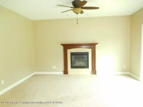 662 Emily Ln, Haslett, MI 48840 photo 3