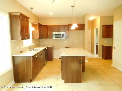 662 Emily Ln, Haslett, MI 48840 photo 4