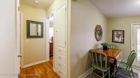 1108 E Cavanaugh Rd, Lansing, MI 48910 photo 9
