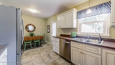 1108 E Cavanaugh Rd, Lansing, MI 48910 photo 7