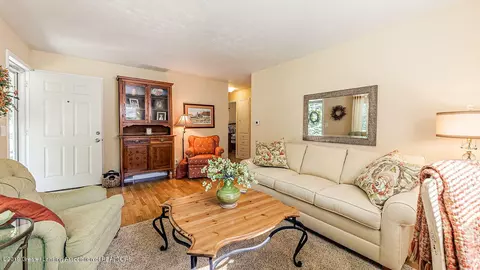 1108 E Cavanaugh Rd, Lansing, MI 48910 photo 5