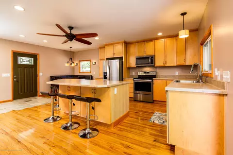 301 Green St, Perry, MI 48872 photo 9