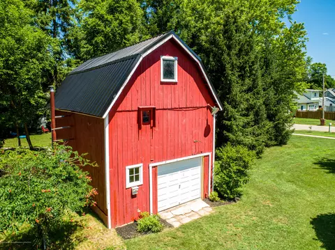 301 Green St, Perry, MI 48872 photo 45