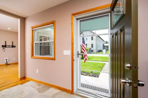 301 Green St, Perry, MI 48872 photo 3