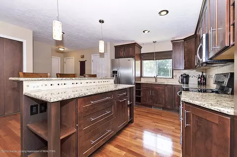 2006 Hamilton Rd, Okemos, MI 48864 photo 7