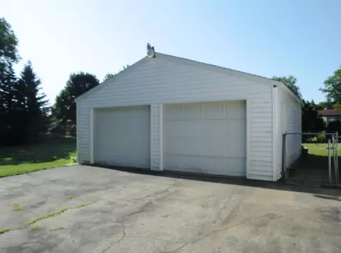 1378 Cloverleaf Rd, Lansing, MI 48906 photo 5