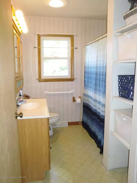 1378 Cloverleaf Rd, Lansing, MI 48906 photo 19