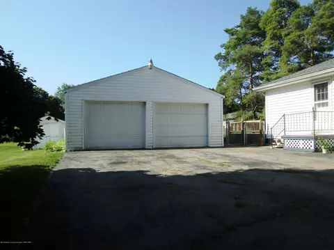 1378 Cloverleaf Rd, Lansing, MI 48906 photo 4