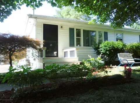 1378 Cloverleaf Rd, Lansing, MI 48906 photo 3