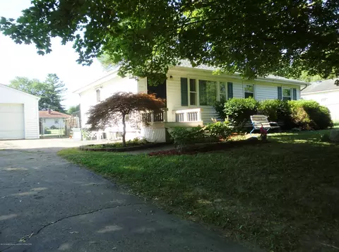1378 Cloverleaf Rd, Lansing, MI 48906 photo 2