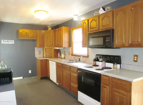 1378 Cloverleaf Rd, Lansing, MI 48906 photo 12