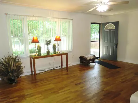 1378 Cloverleaf Rd, Lansing, MI 48906 photo 9