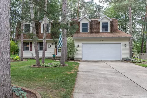 13210 White Pine Dr, Dewitt, MI 48820 photo 2