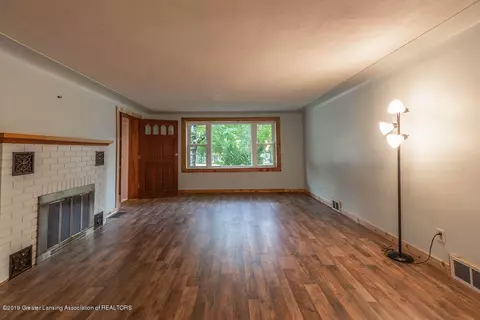 539 E Washington St, Dimondale, MI 48821 photo 9