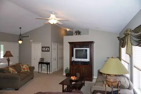 1240 Calumet Dr, Dewitt, MI 48820 photo 4