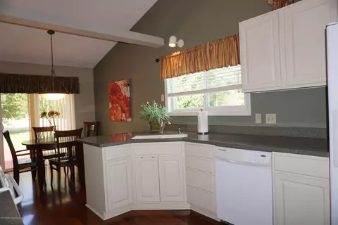 1240 Calumet Dr, Dewitt, MI 48820 photo 7