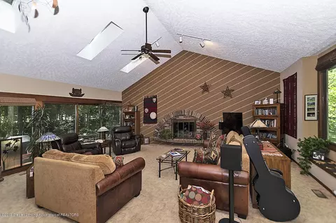 1987 Valley Brook Dr, Okemos, MI 48864 photo 4