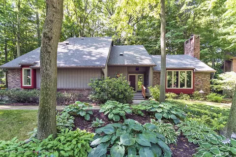 1987 Valley Brook Dr, Okemos, MI 48864 photo 2