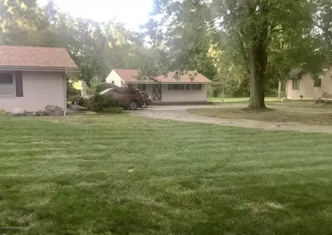 805 E Dill Dr, Dewitt, MI 48820 photo 2