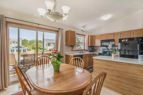12741 Houghton Dr, Dewitt, MI 48820 photo 9