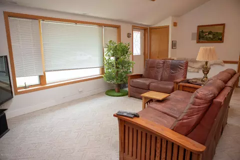 5396 Meridian Rd, Haslett, MI 48840 photo 3