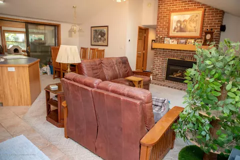 5396 Meridian Rd, Haslett, MI 48840 photo 2