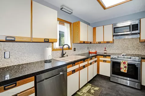 705 Lehigh Dr, Dewitt, MI 48820 photo 9