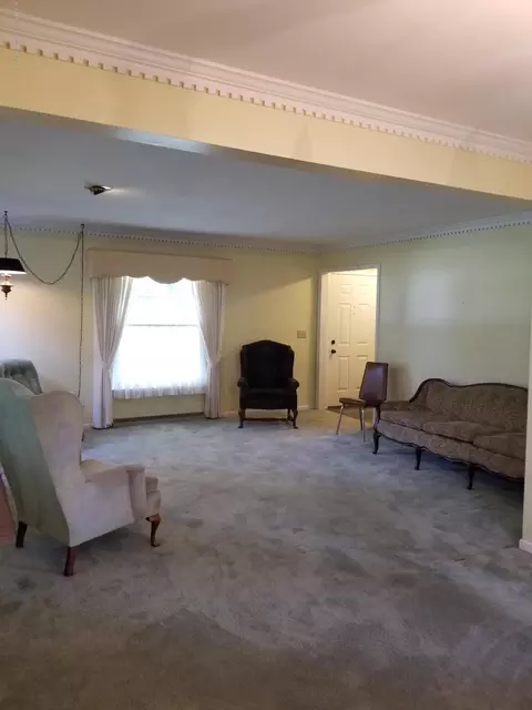 1434 Maycroft Rd, Lansing, MI 48917 photo 5